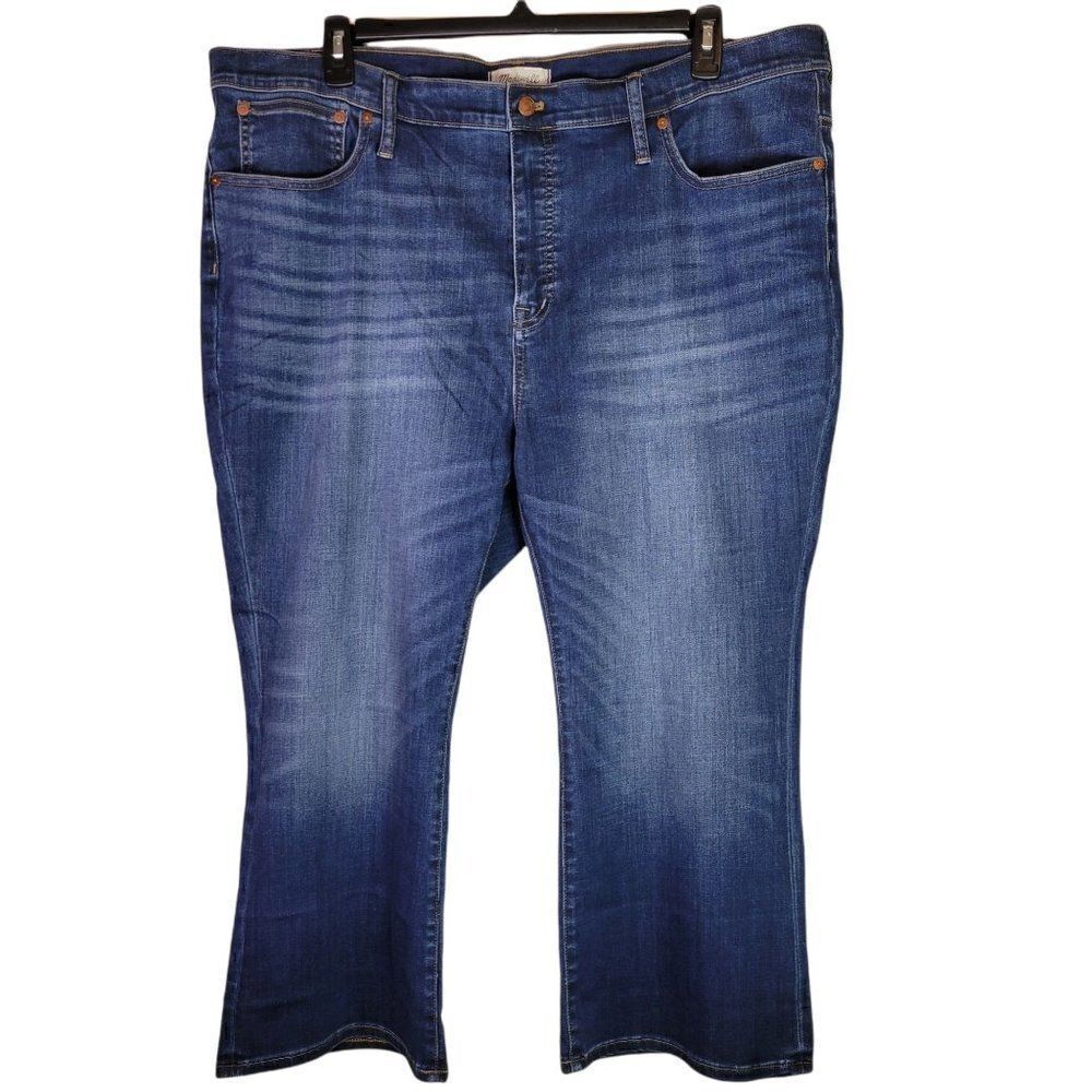Madewell Cali Demi Boot Jeans Petite (size W36)